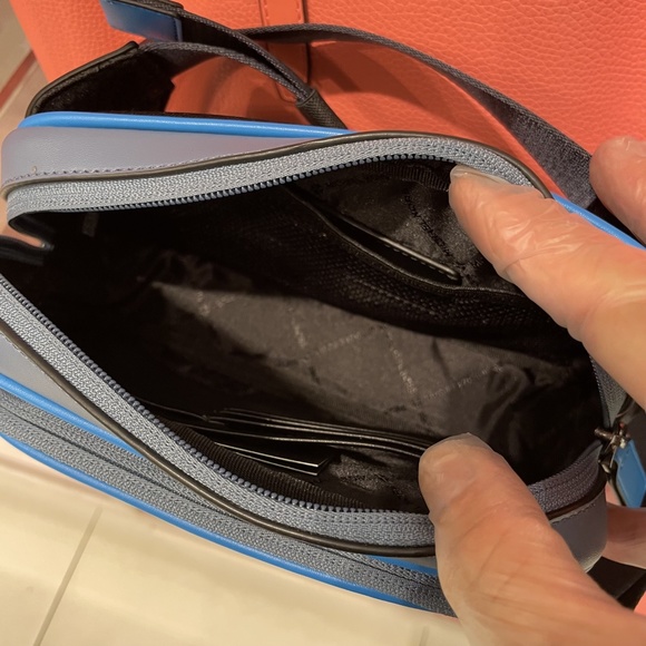 MICHAEL KORS Cooper Graphic Logo Sling Pack Blue Multi - Picture 3 of 5